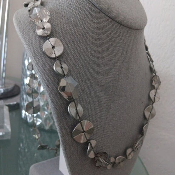 VERA WANG 2pc SET Rocker Chic Matte Gunmetal Wavy Round Disc Necklace/Bracelet - Picture 4 of 4